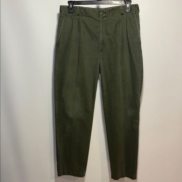 Versatile Green Chinos with Classic Straight-Leg - Picture 1 of 10